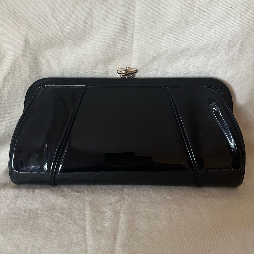 Beautiful vintage. Clutch. Stunning Patent bag!